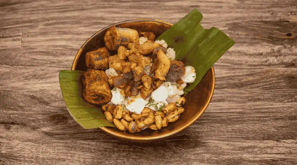 Plato de Mote con Chicharron - Go Hotel - Visit Quito - Quito Turismo